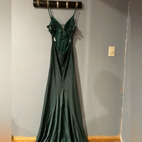green emerald velvet dress Alyce 61796